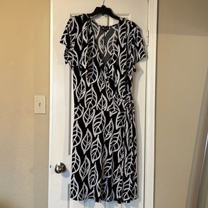 Plus size black and white dress